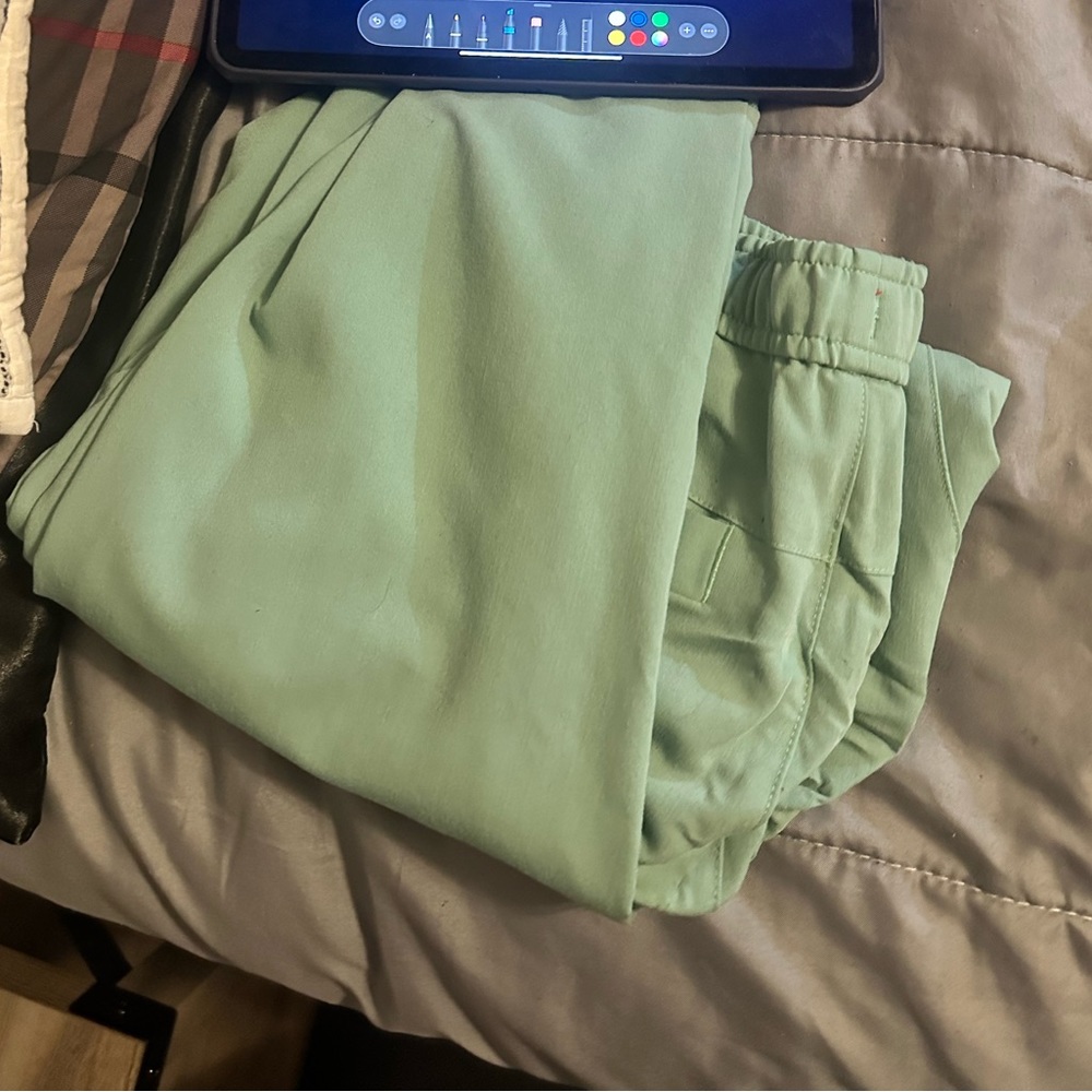 Size large men’s Fig’s scrub bottoms
